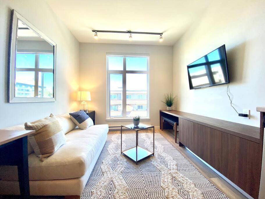 Lovely Brand New Condo Сидней Экстерьер фото