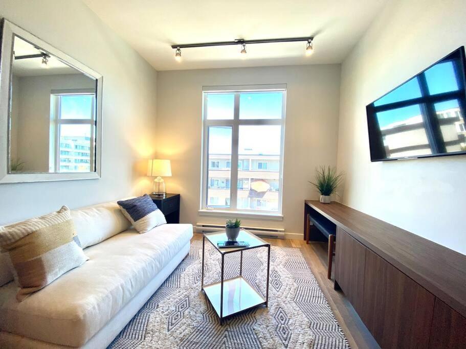 Lovely Brand New Condo Сидней Экстерьер фото